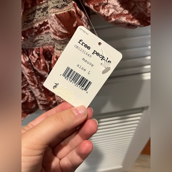 Free people NWT velvet crop top - Picture 4 of 7